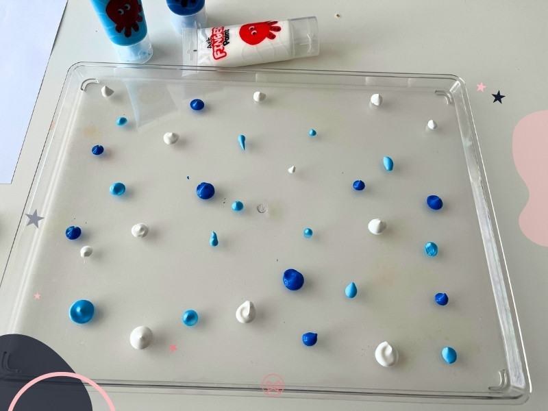 vianocny-obrazok-so-sparatkami-kvapky-farieb